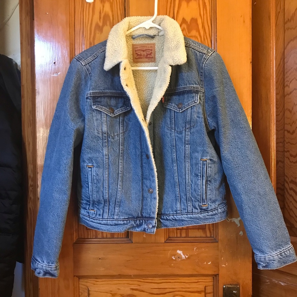 NWOT - LEVIS SHERPA JACKET